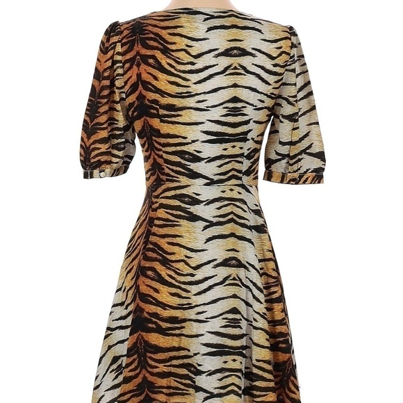 Charlie Holiday Tiger Print V Neck Mini Dress Sz 4 NWT - Picture 6 of 15